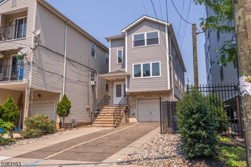 Great opportunity to own a 2 family home in the heart of Elizabeth, NJ !