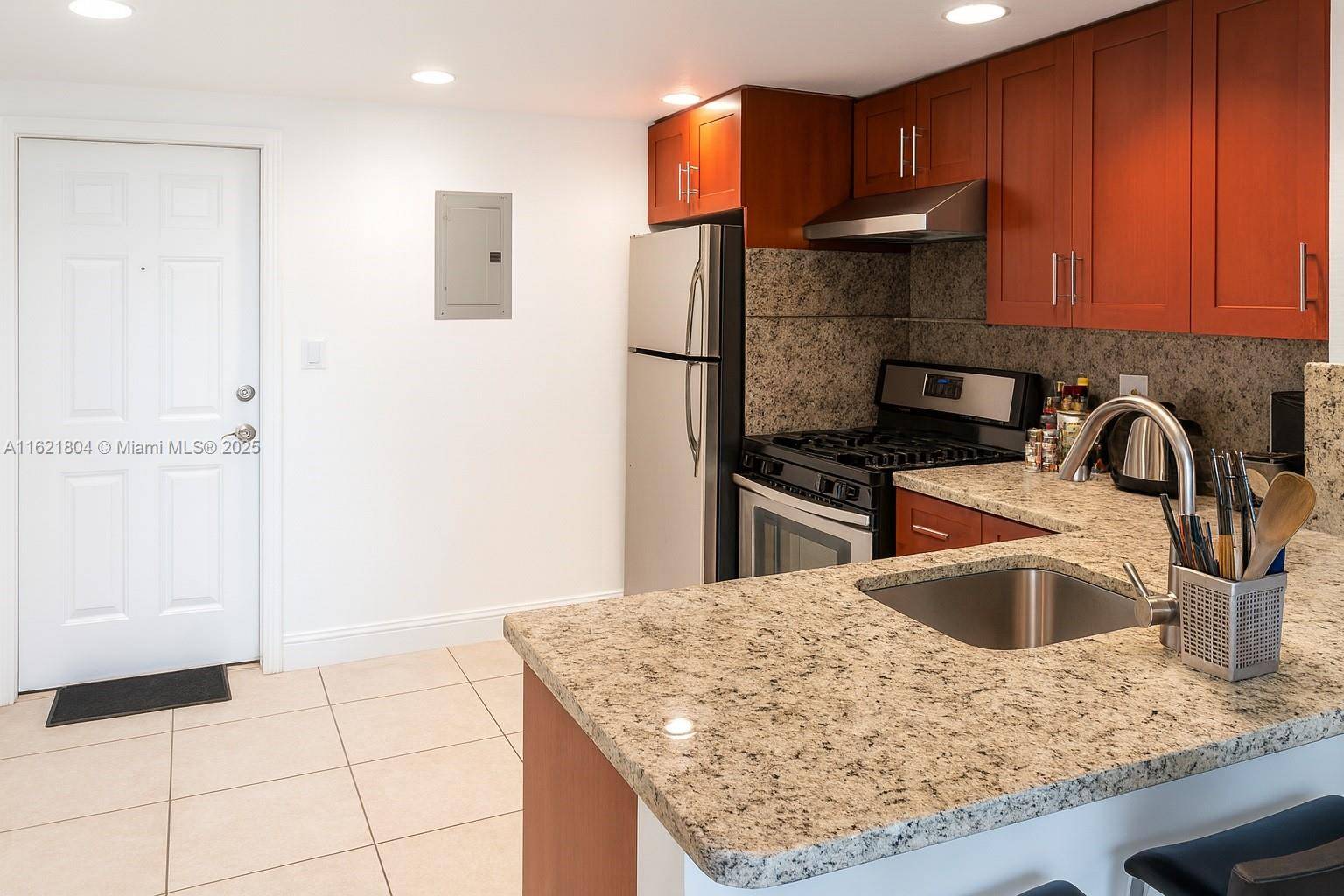 Welcome to Villas of Pinecrest !