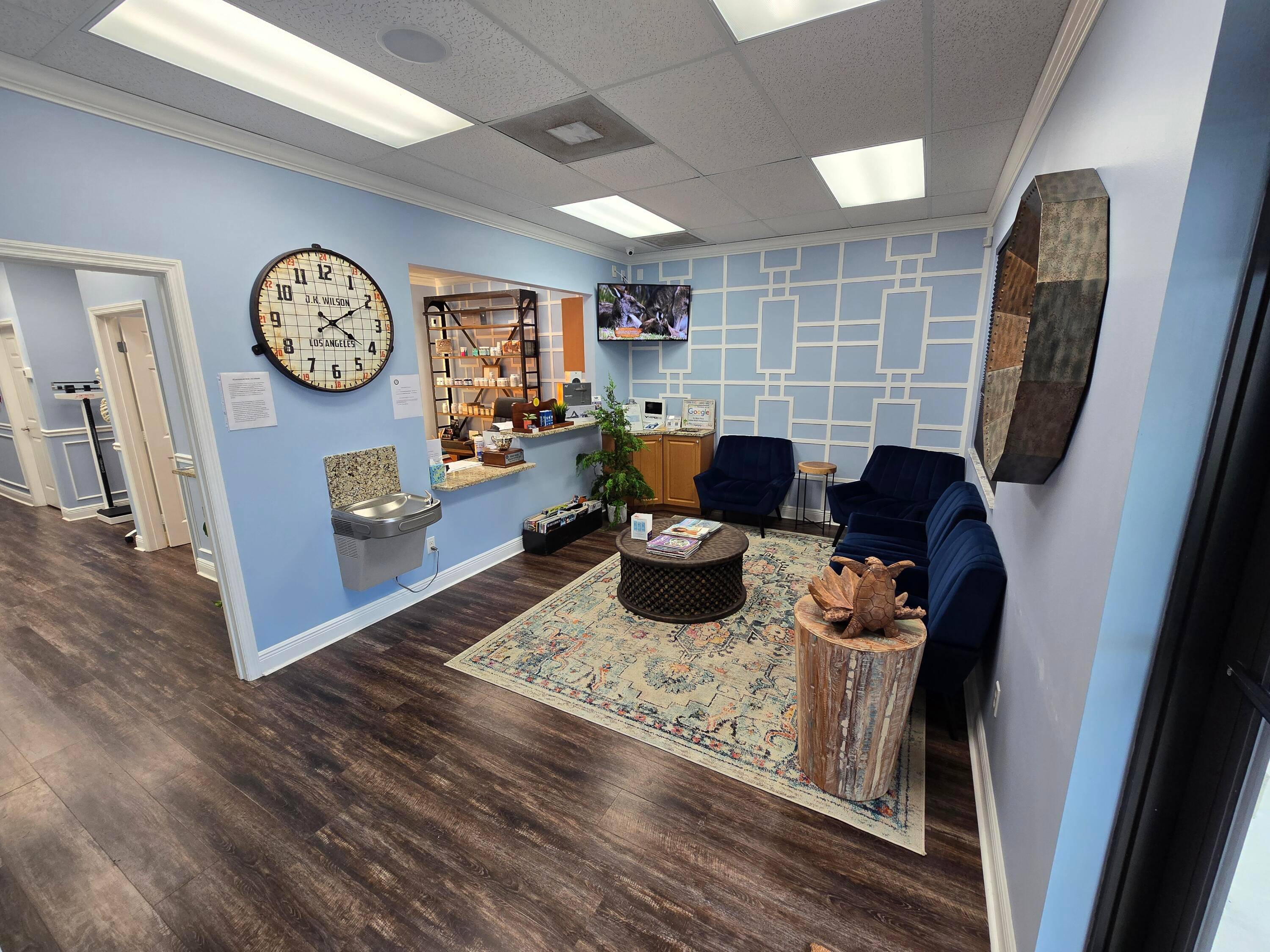 A fully renovated doctor's office is now available for immediate occupancy, offering 6 exam rooms, 1 storage closet, 1 utility room, 1 x ray room complete with x ray machine ...