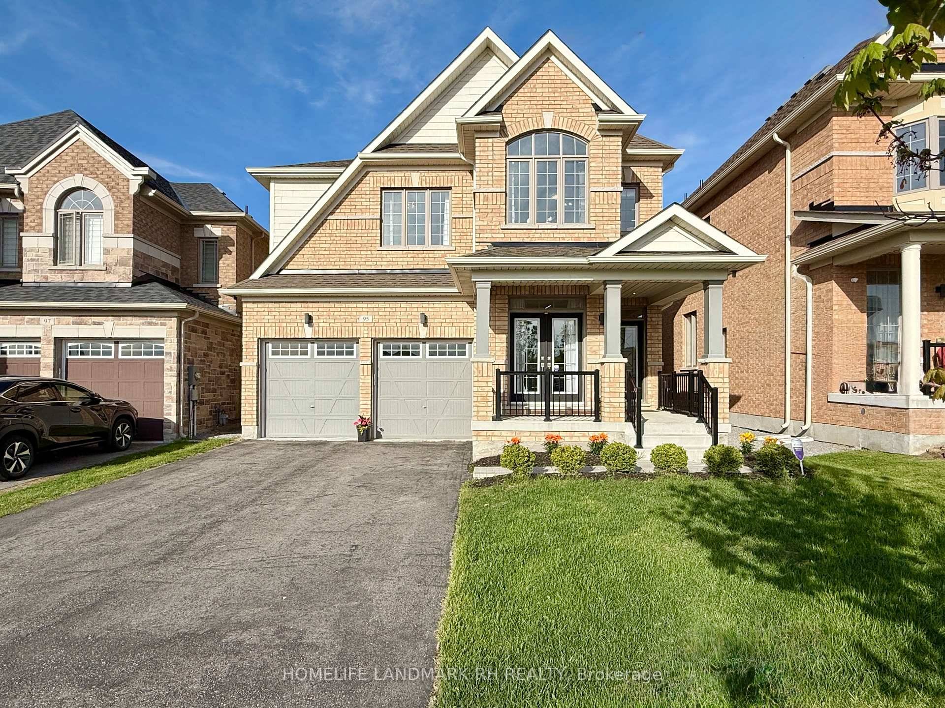 Gorgeous 4 Bdrm Detached Home w 2 Car Garage in Holland Landing.
