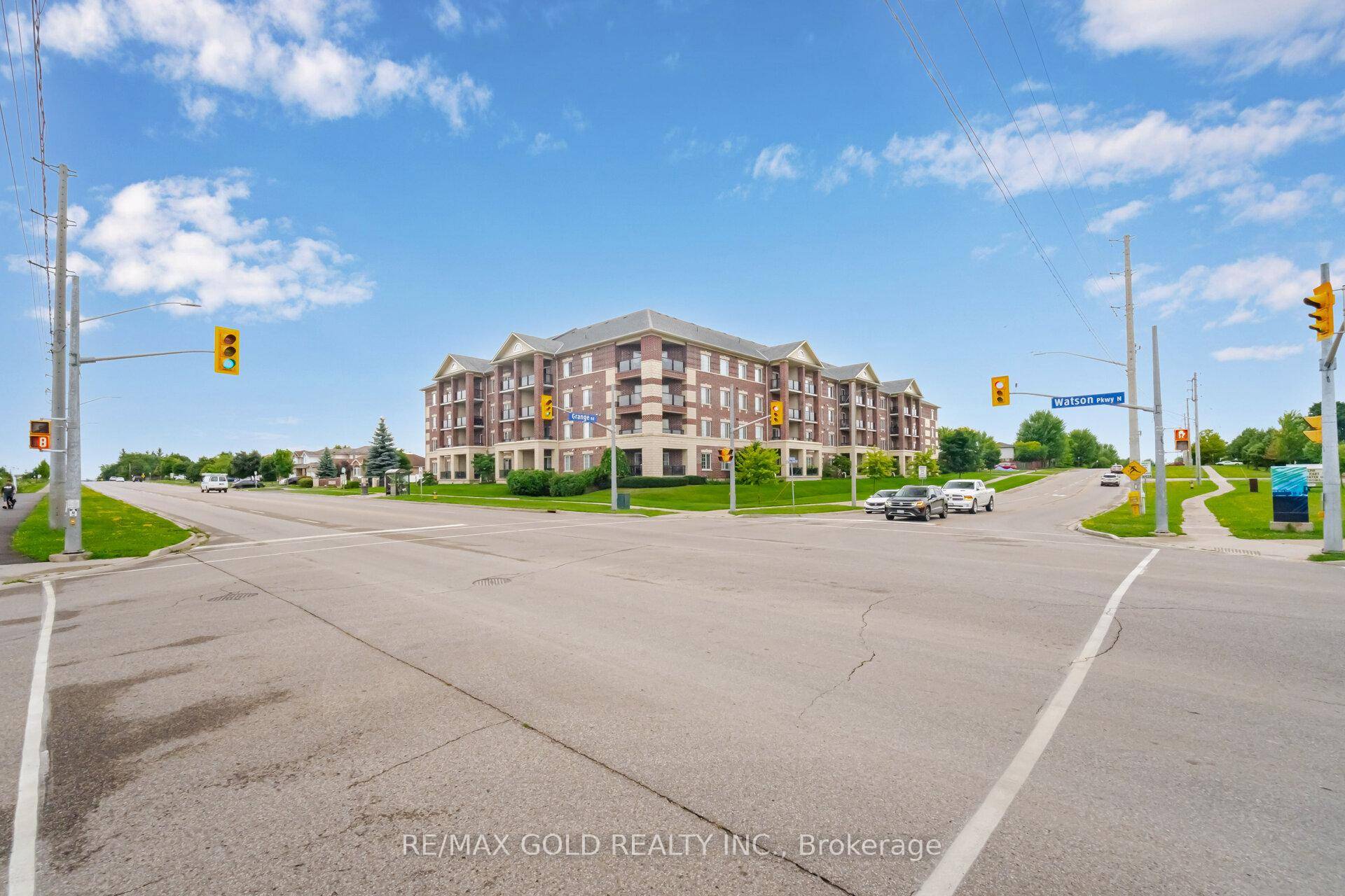 This meticulously maintained, bright one bedroom plus den condo offers 9 feet ceilings with south east exposure providing ample sunlight throughout the day, an open concept layout, ample living space, ...