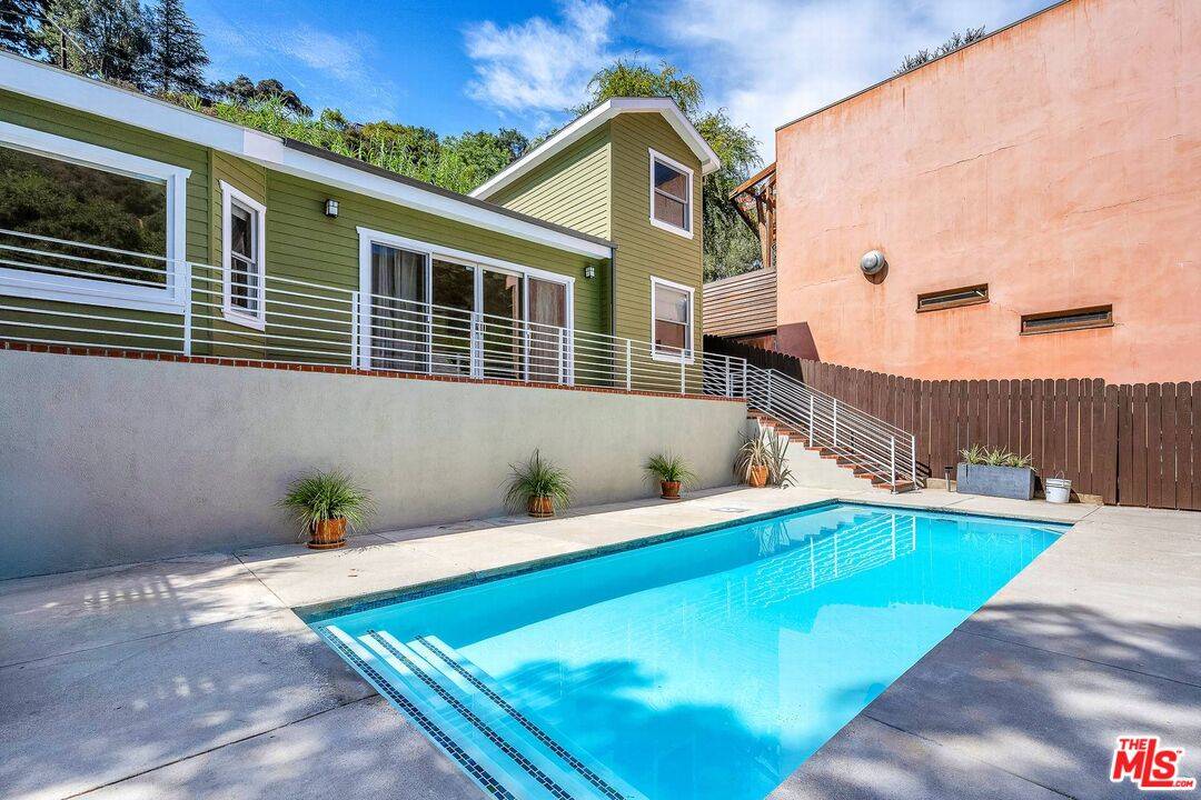 8621 Lookout Mountain Ave 3BR Hollywood Hills East La