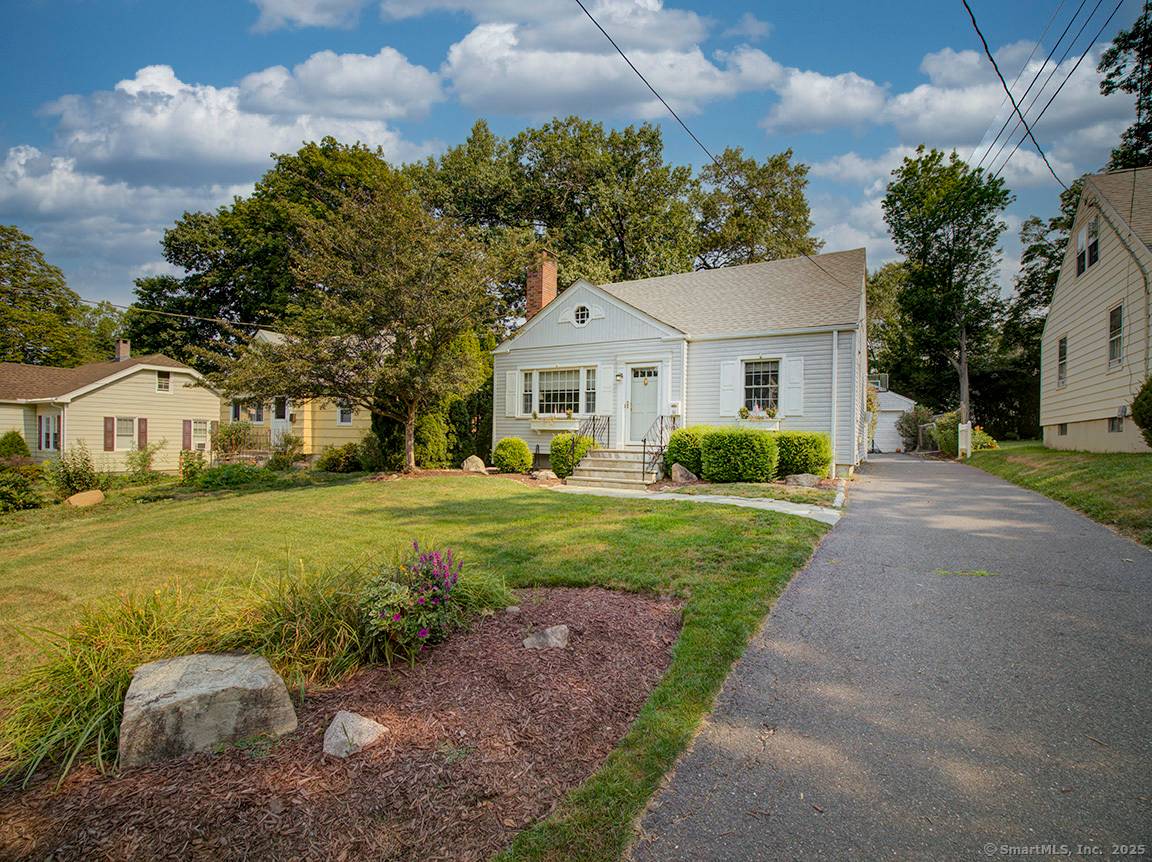 Town Assessor records show 2 Bedrooms and 1 Bath 1546 sf.