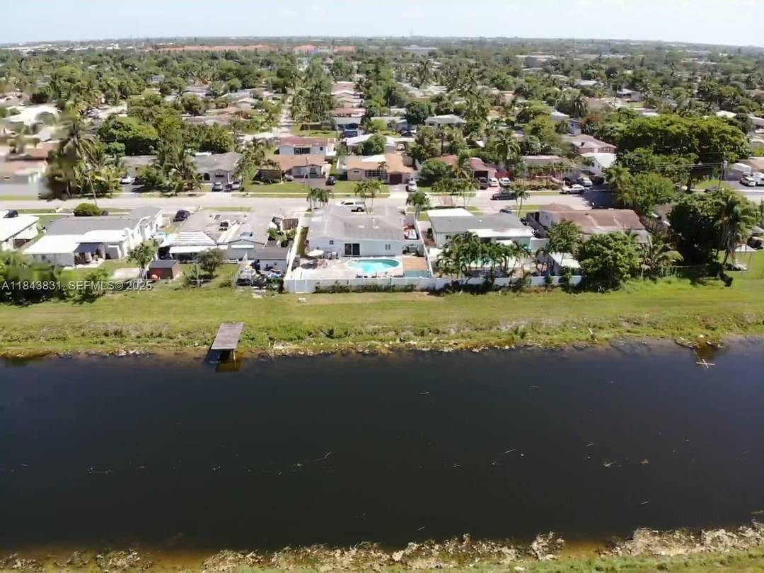 INCOME PROPERTY ! ! ! FEATURES A RENOVATED KITCHEN, UPDATED FLOORS AND DOORS.