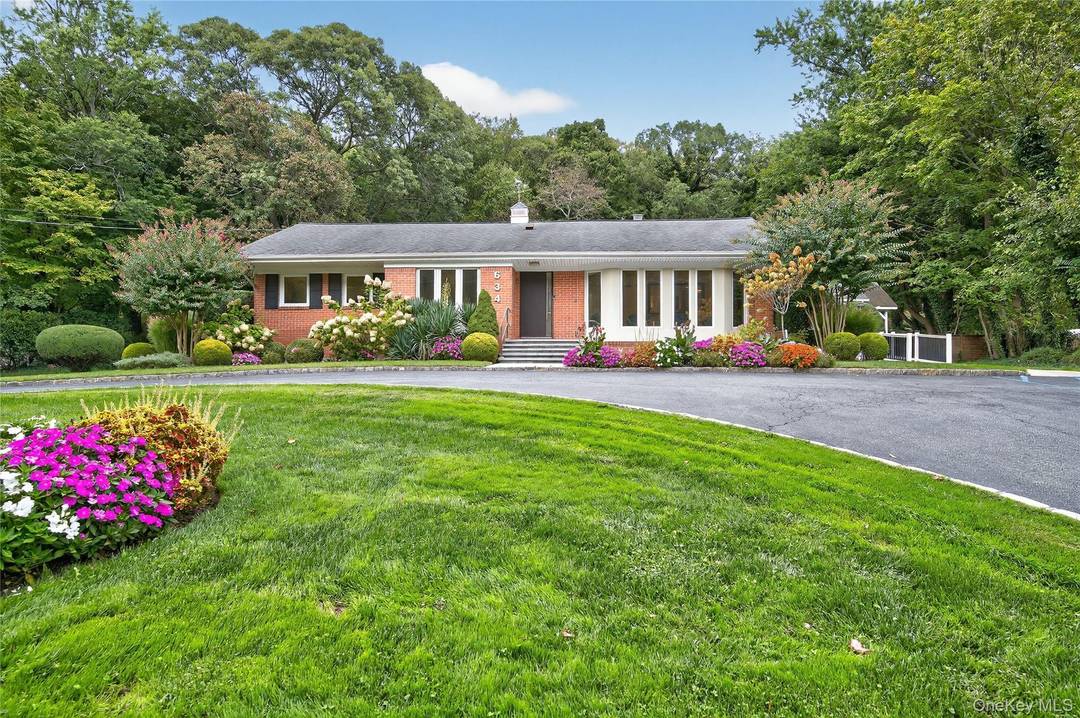 This unique property set on just shy of 2 acres offers the perfect blend of professional and residential space.