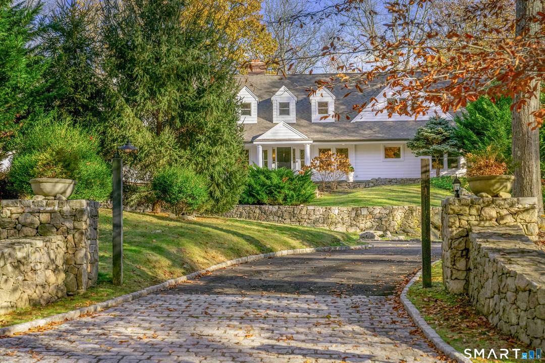 Sophisticated, timeless, and flawlessly reimagined, this 7, 600 sq ft transitional Hamptons style Colonial Cape delivers luxury living with effortless ease.