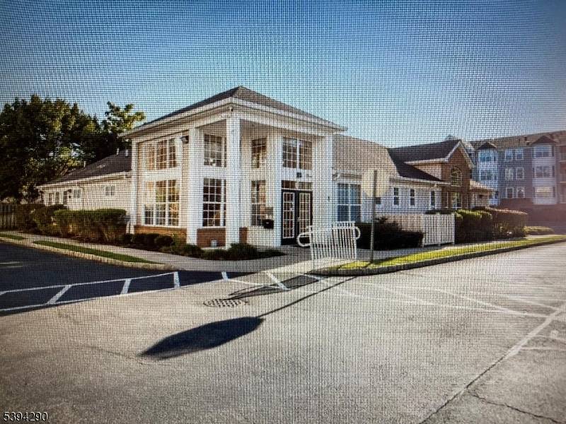 Desirable 55 adult active community !