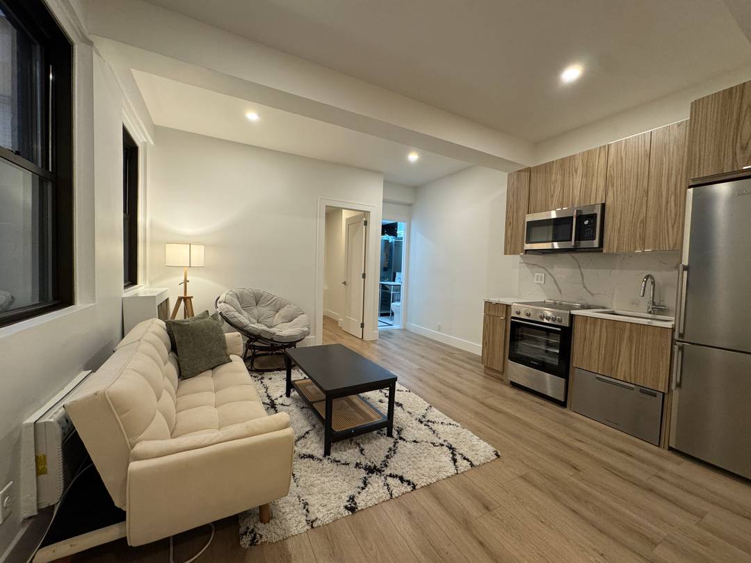 Welcome to this peaceful and well designed two bedroom home in the heart of Murray Hill offering comfort, privacy, and convenience in one of Manhattan s most central locations.