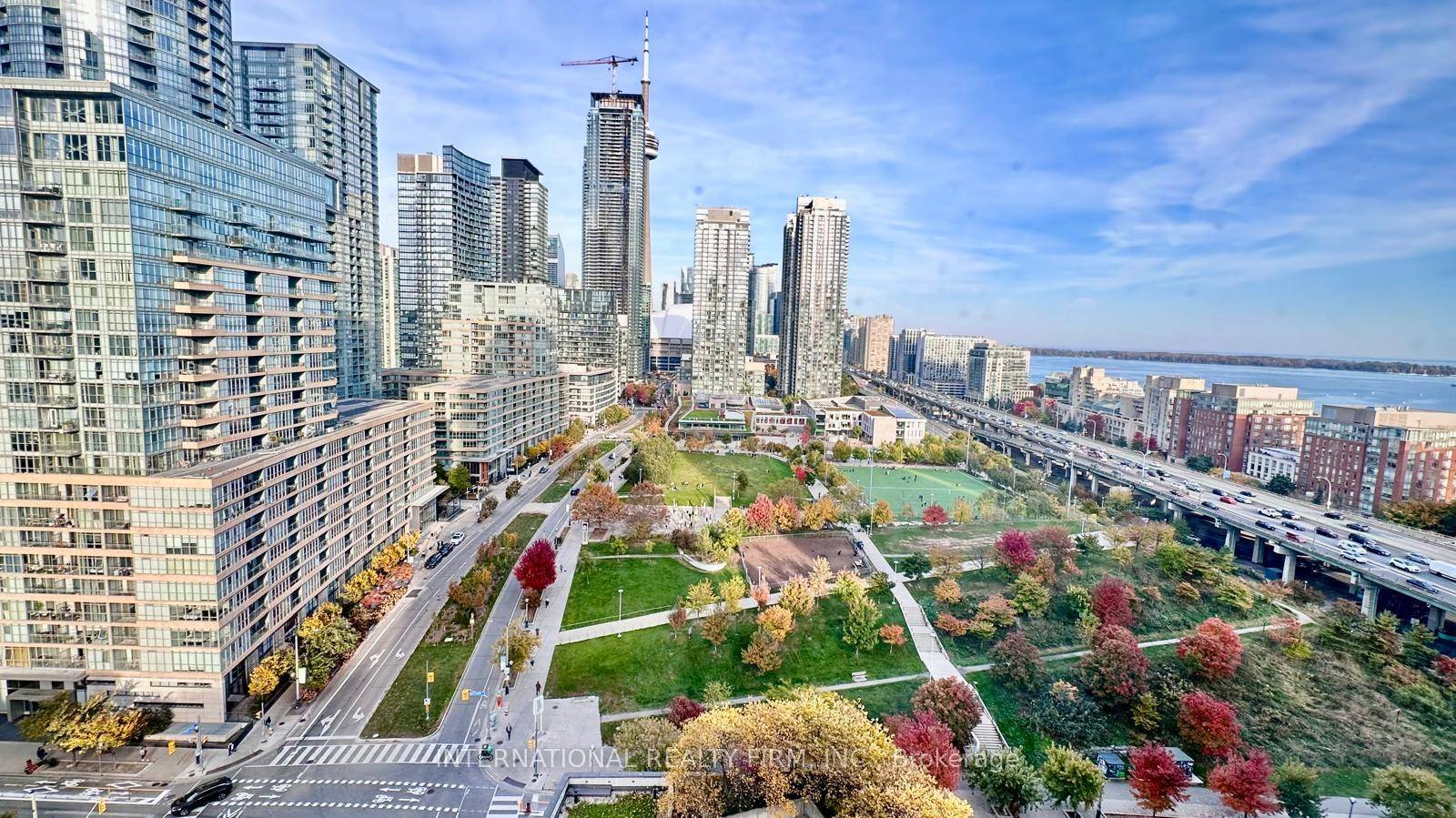 Welcome to your dream home in Torontos waterfront community !