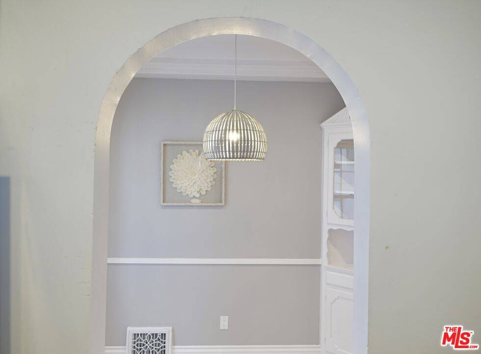 906  N Croft Ave 2BR Sunset Strip La