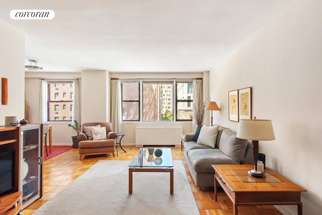 Welcome to Residence 7B at Quaker Ridge, a sun filled, spacious and highly functional one bedroom convertible two bedroom offering one of the building's most sought after B line layouts ...