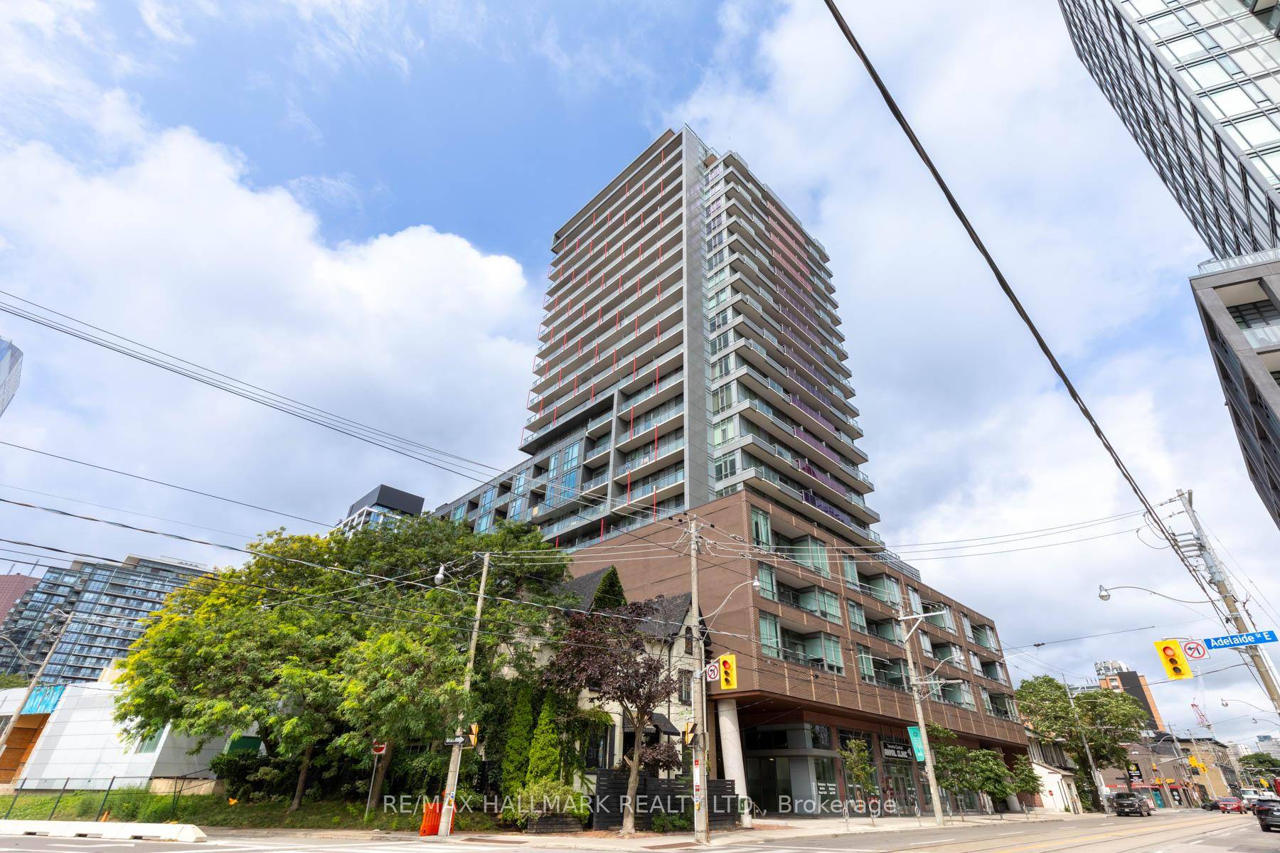 GET excited RENTAL LIVING EAST United Dwell Well with modern living in this sophisticated 21 storey in the sought after hip vibe of Corktown Distillery where every amenity is at ...