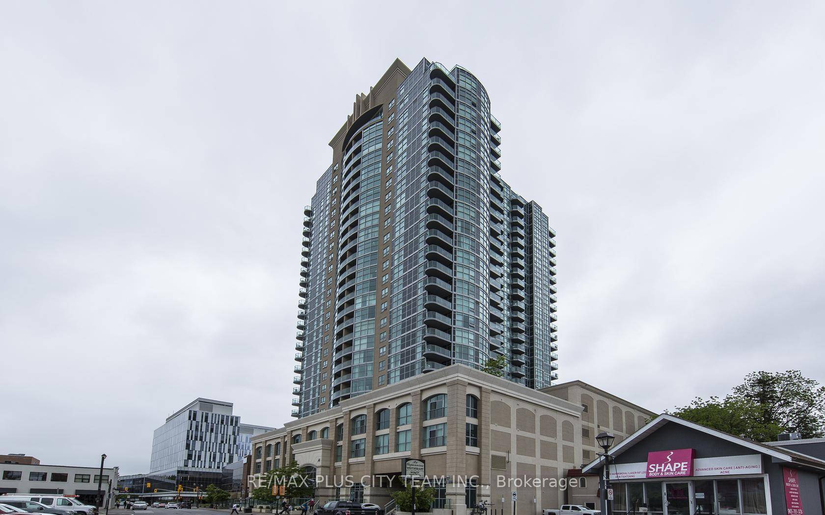 Welcome to 9 St. George Street North, a bright and well maintained condo offering 2 spacious bedrooms, 2 full bathrooms, and a versatile den perfect for a home office or ...