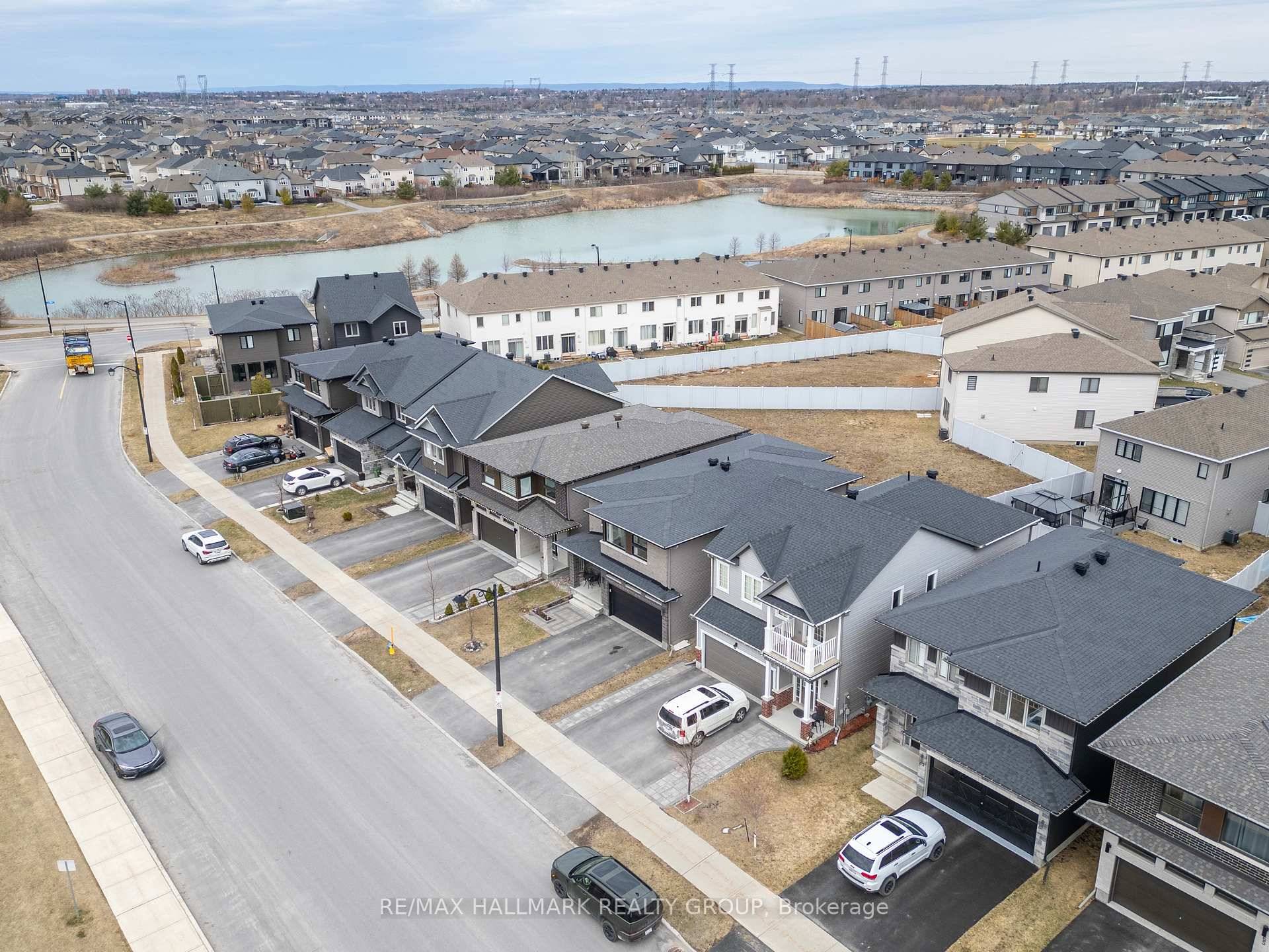 Welcome to this stunning and modern 4 bedroom home that beautifully balances modern sophistication with everyday comfort.