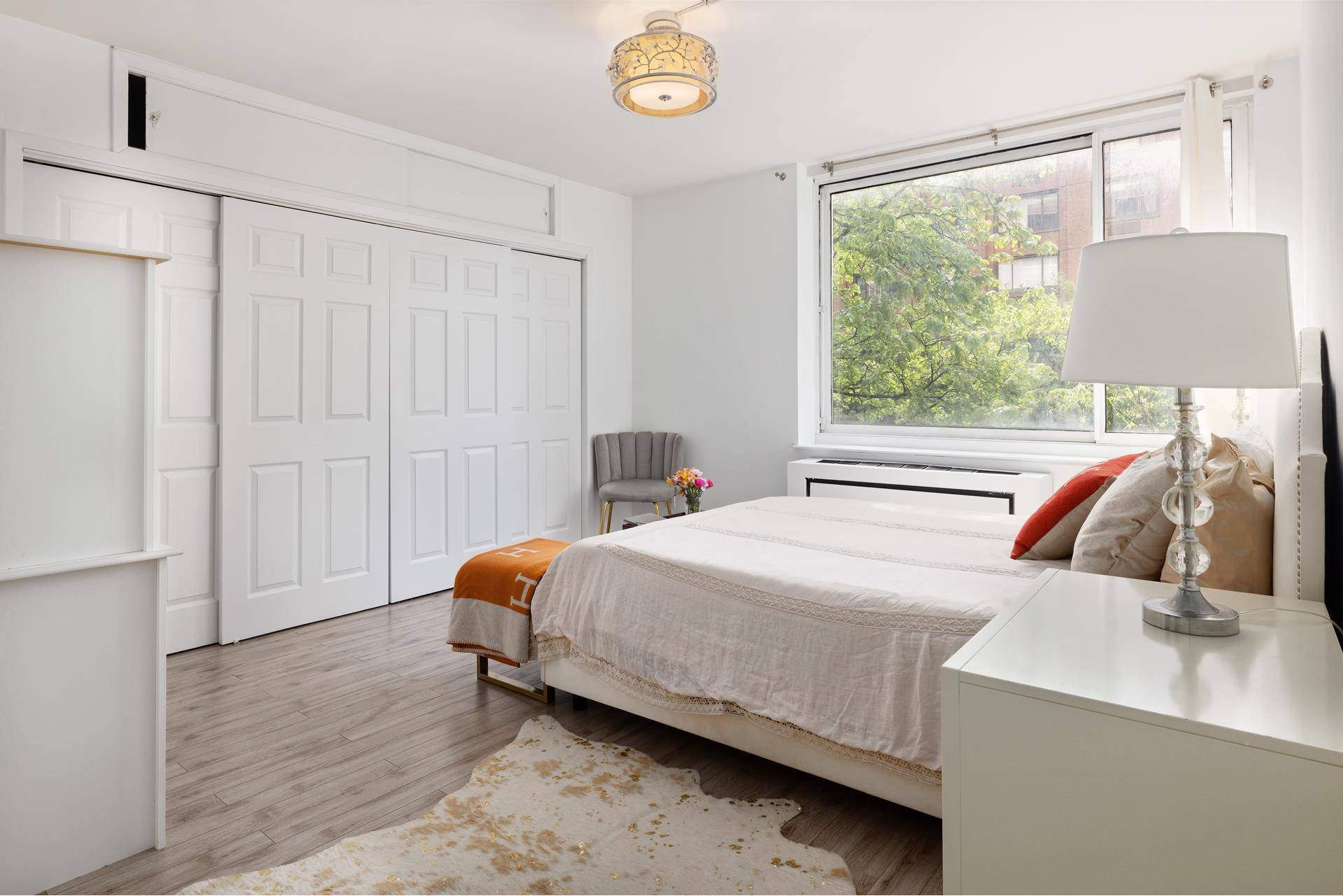 Best Price 2 bedroom 2 full bath corner condo in downtown Manhattan Beautifully renovated corner 2 bedroom and 2 bath unit available in this luxury building in Battery park City.