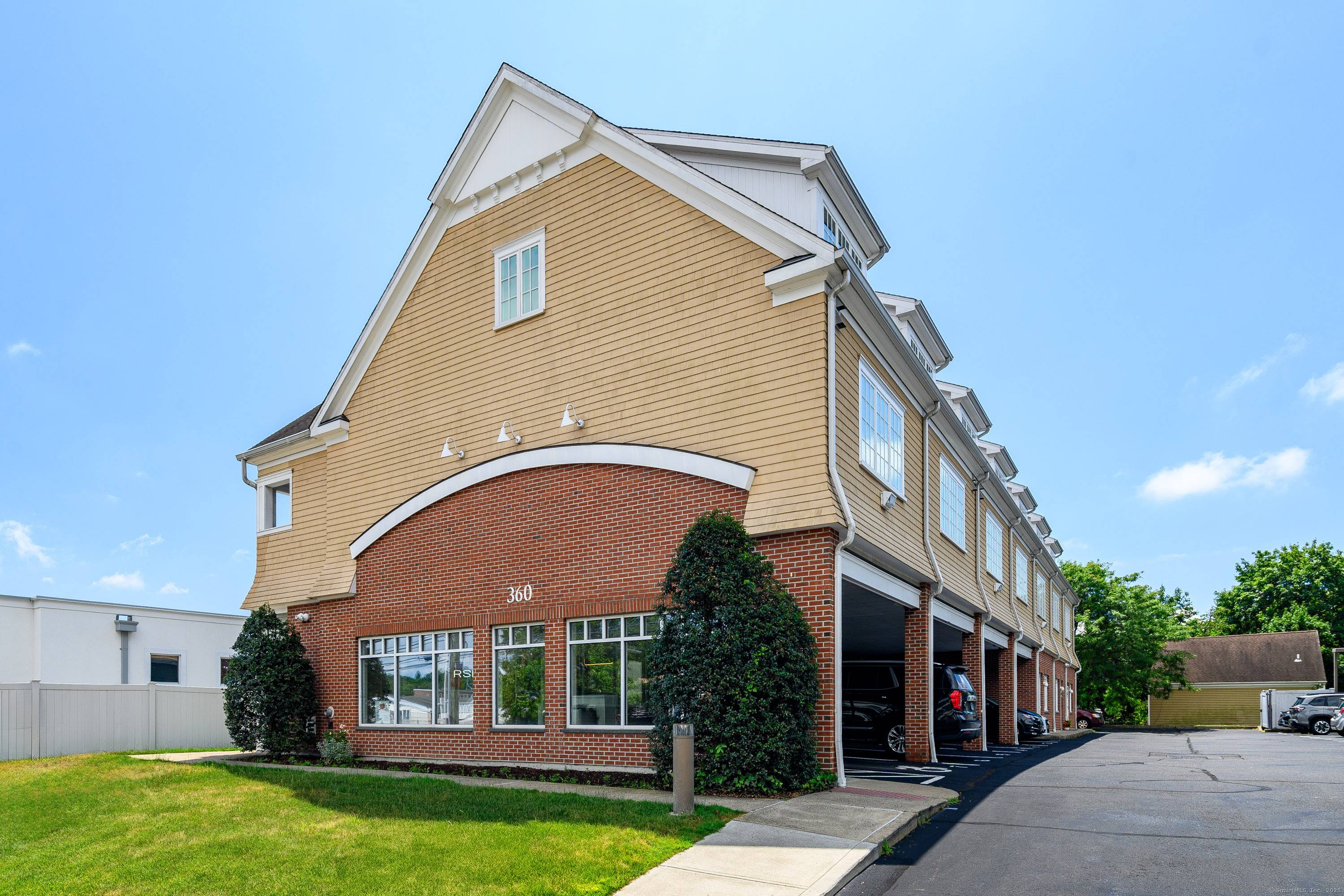 Looking for the perfect townhome style condo in a great Norwalk location ?