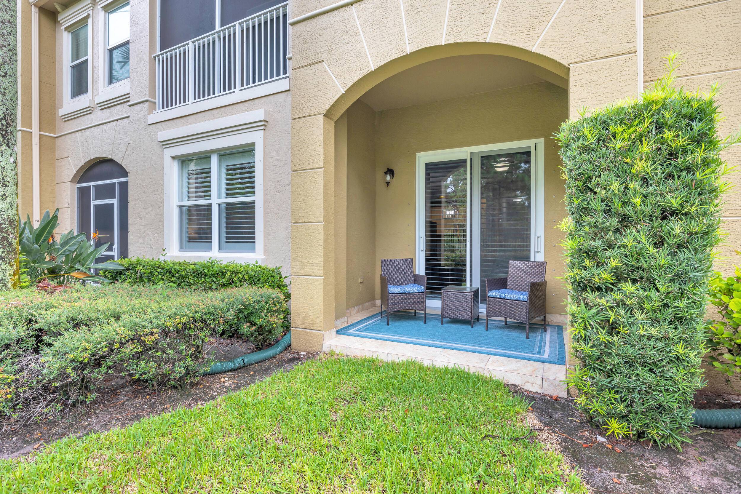 This one has it all ! First floor, one level corner unit.