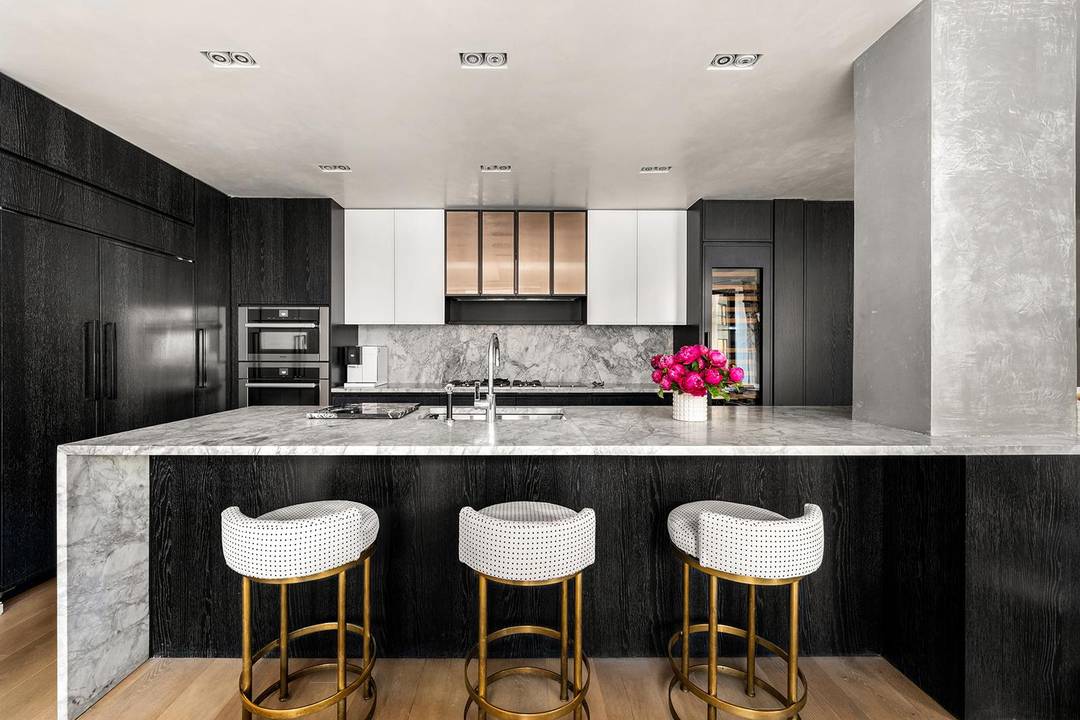 Open Houses by appointment Reach out to Terry Eklund Gomes Team with Elliman The Eklund Gomes Team at Elliman presents this Designer Loft Living in the Heart of Tribeca 3 ...