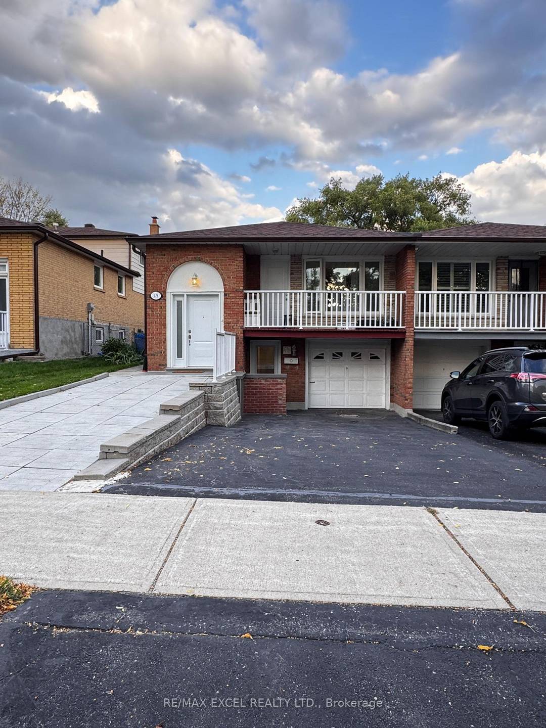Spacious 2 Bedroom Basement Apartment in Prime North York Location !