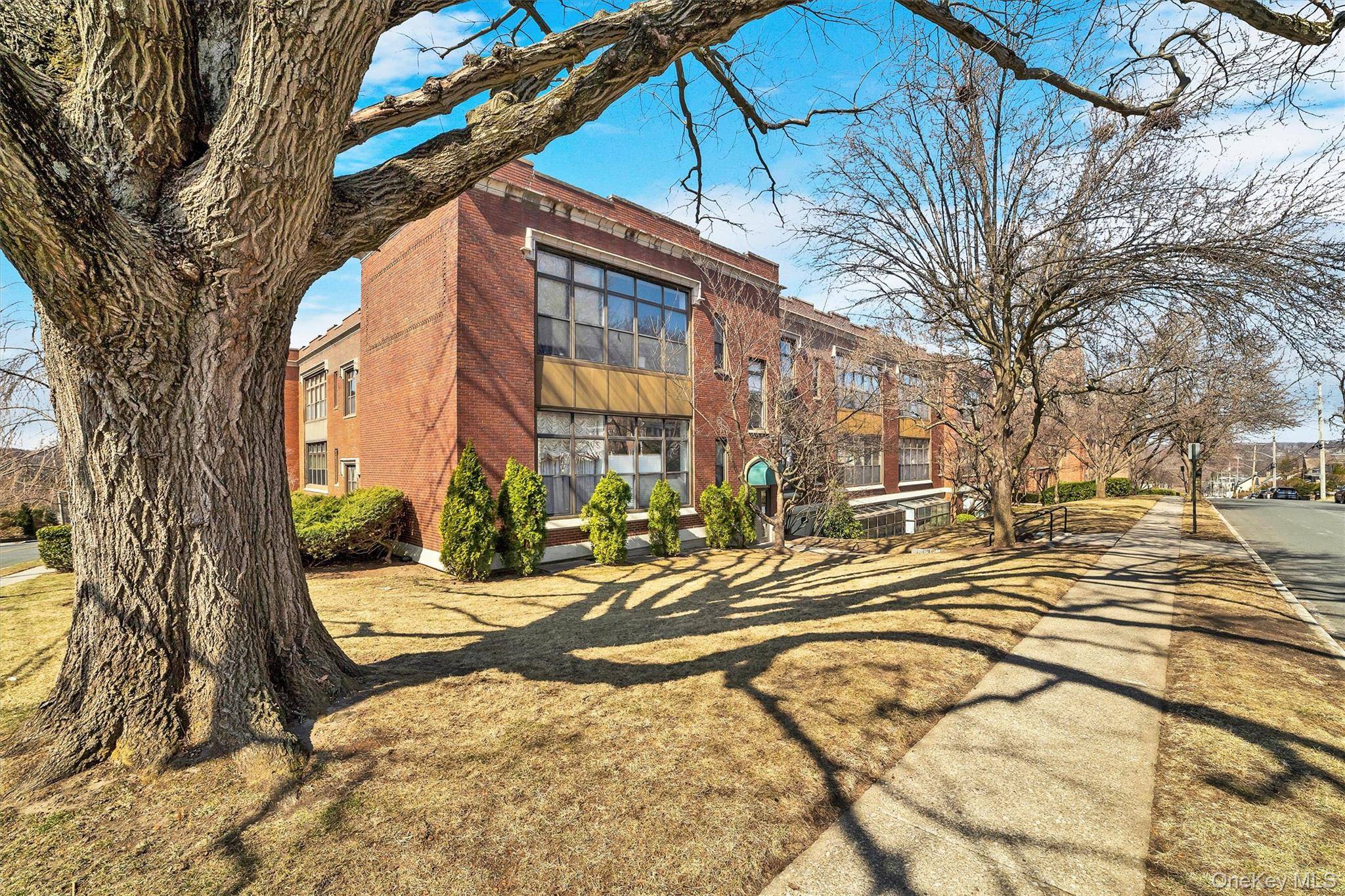 Welcome to this beautifully updated 1 bedroom, 1 bathroom condo in the heart of White Plains !