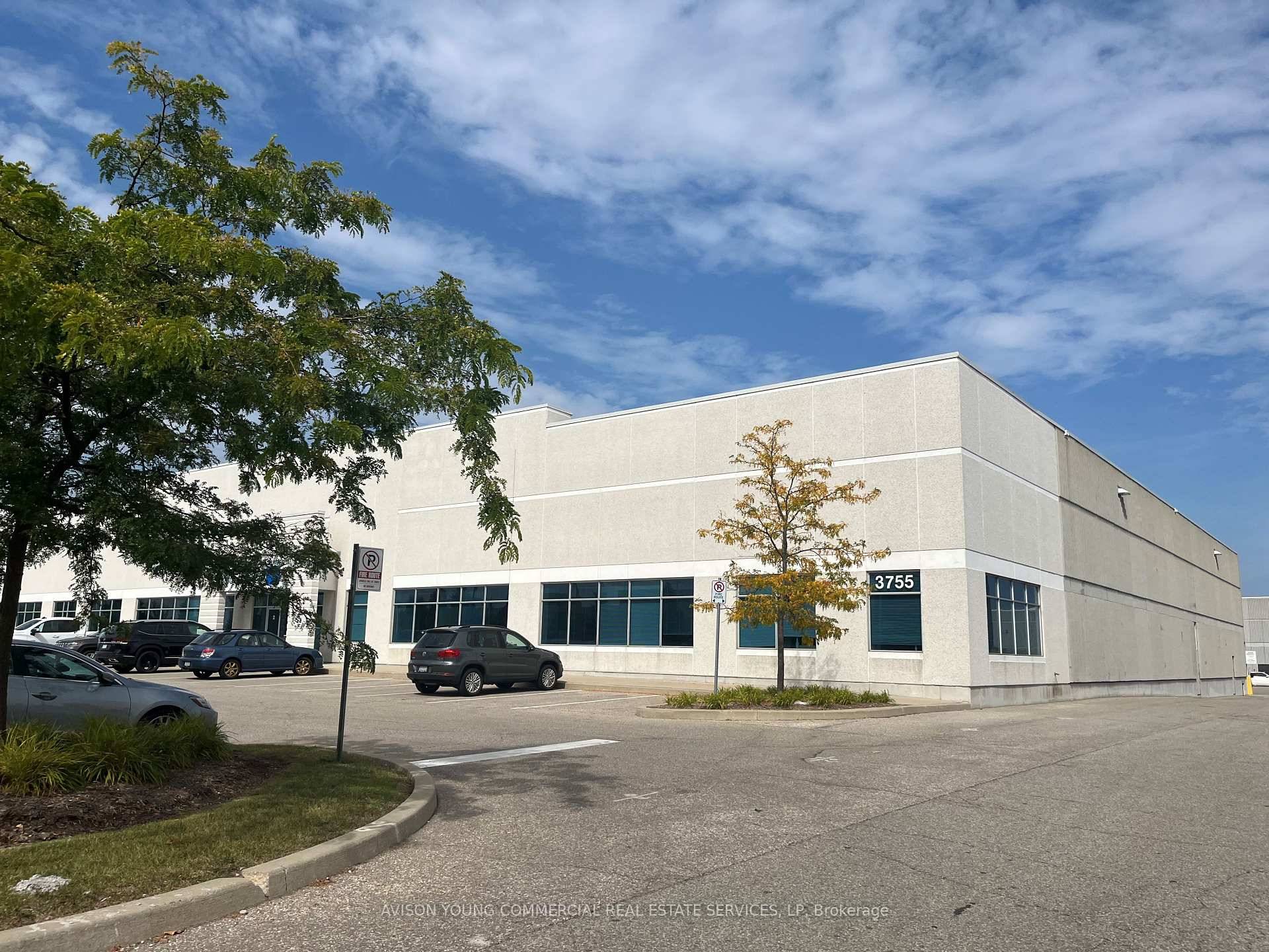Sought after end cap unit located in the prestigious Western Business Park.