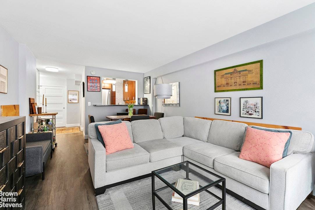 Fully Renovated Studio in Prime Sutton Place Location !