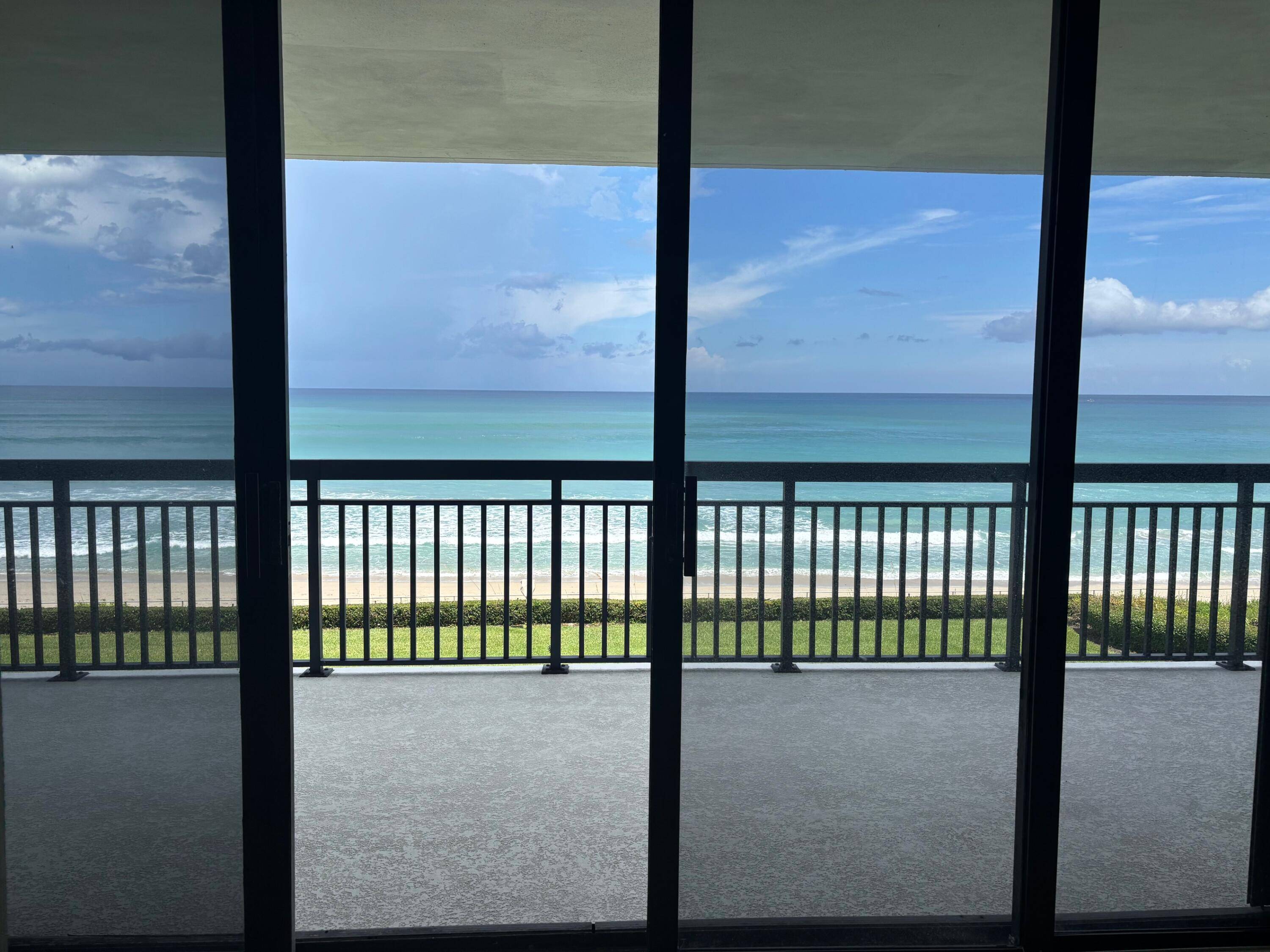 If you are looking for a Spectacular Oceanview and large terrace, this is it !