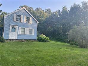 Charming historic home with great location in the Farmington Valley situated minutes from downtown Farmington, 5 minutes from supermarket, restaurants, parks, schools.