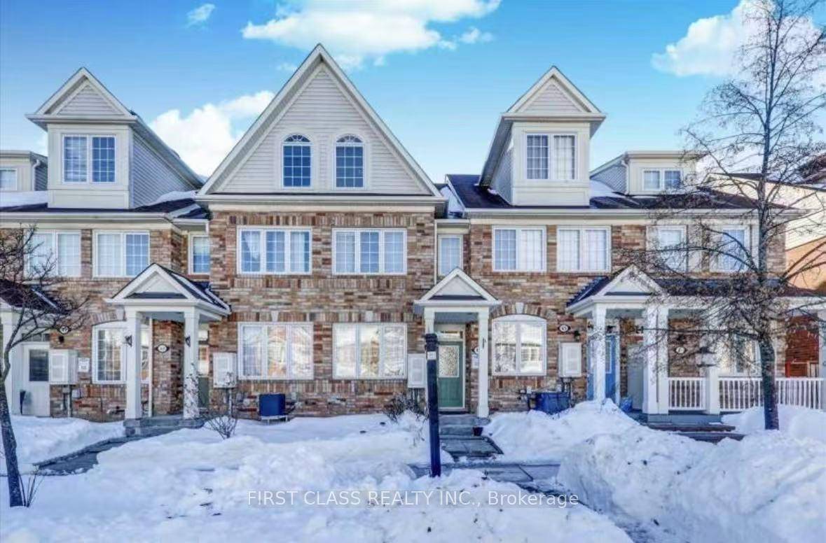 Welcome to this 3 bedroom townhouse, perfectly designed for comfortable family living !