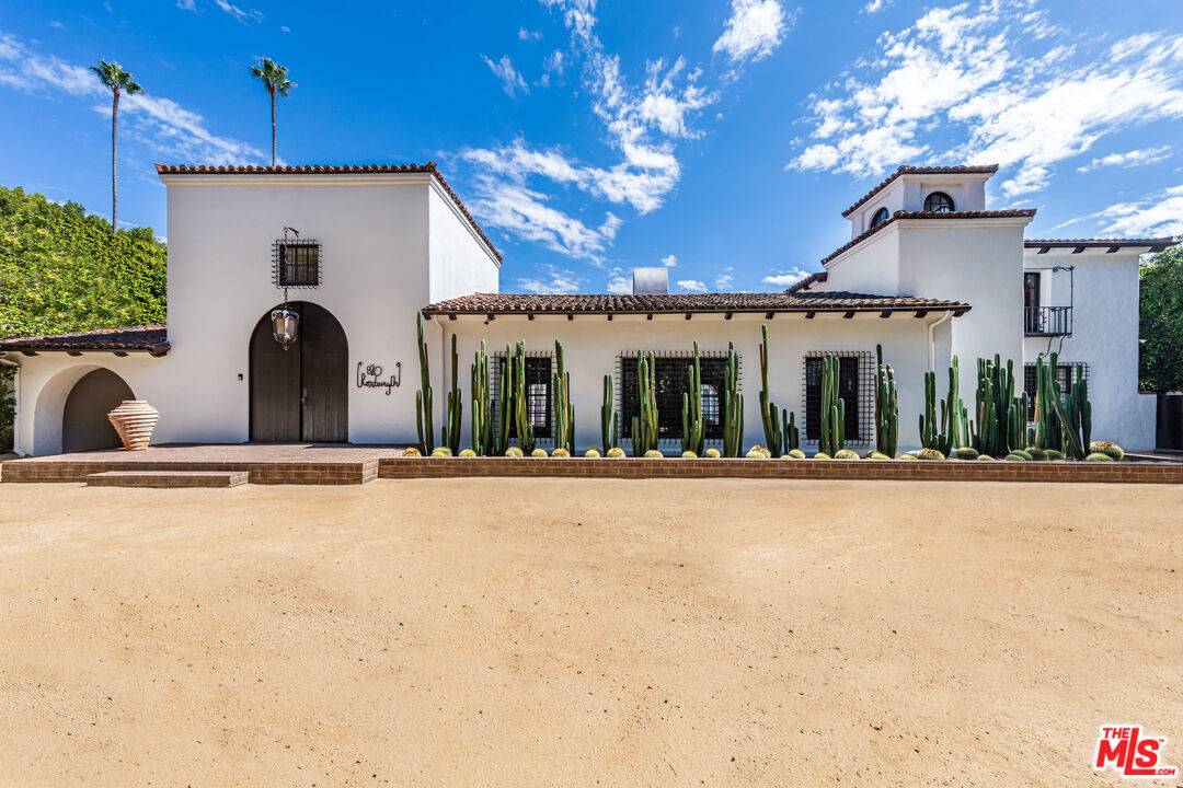 820 N Roxbury Dr 6BR Beverly Hills Post Office | B.H.P.O. La