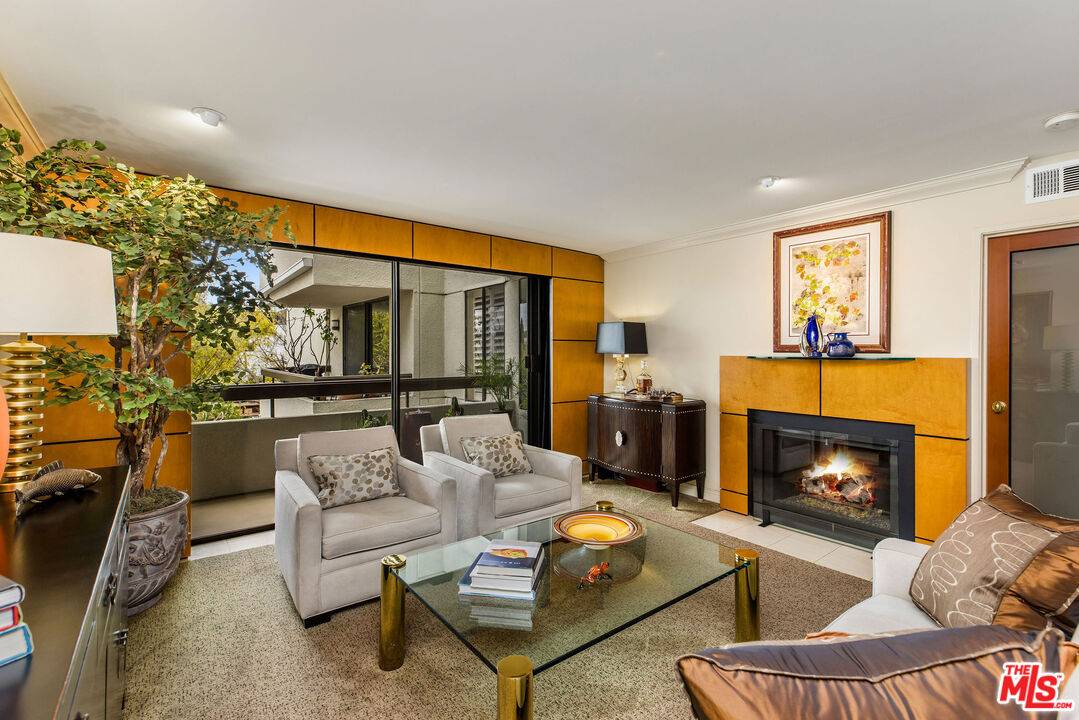 851 N Kings Rd 2.0 Sunset Strip LA