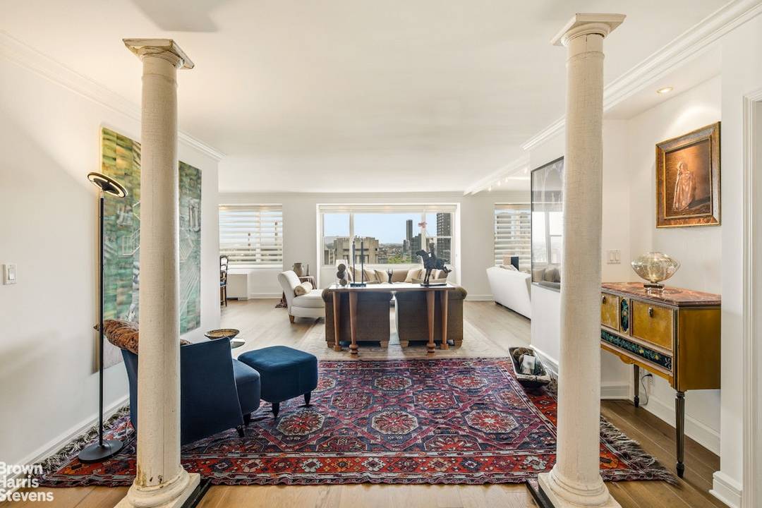 New Exclusive at St. Tropez This rare, light filled three bedroom, three bathroom apartment offers unobstructed Eastern and Northern exposures with stunning views of the city and the East River.