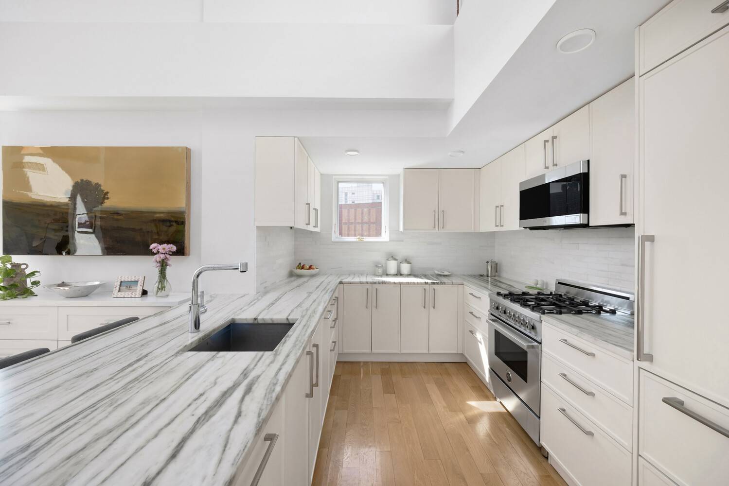 Penthouse B at 171 South Portland Avenue A Rare Fort Greene Offering Perched atop an intimate nine unit condominium, Penthouse B is a striking four bedroom, three bathroom duplex that ...