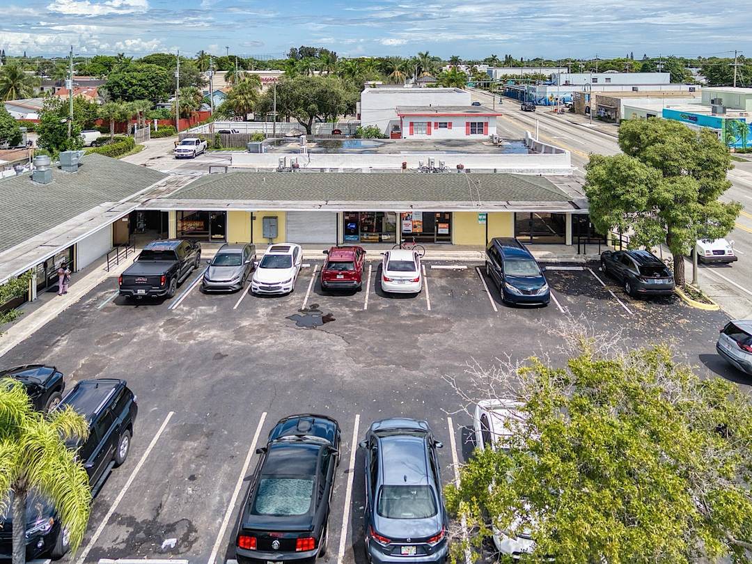 Commercial plaza on main thoroughfare in Lake Worth Beach.