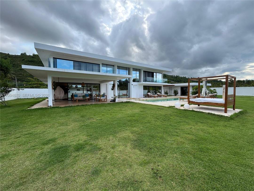 Luxury living redefined in the heart of the Caribbean !