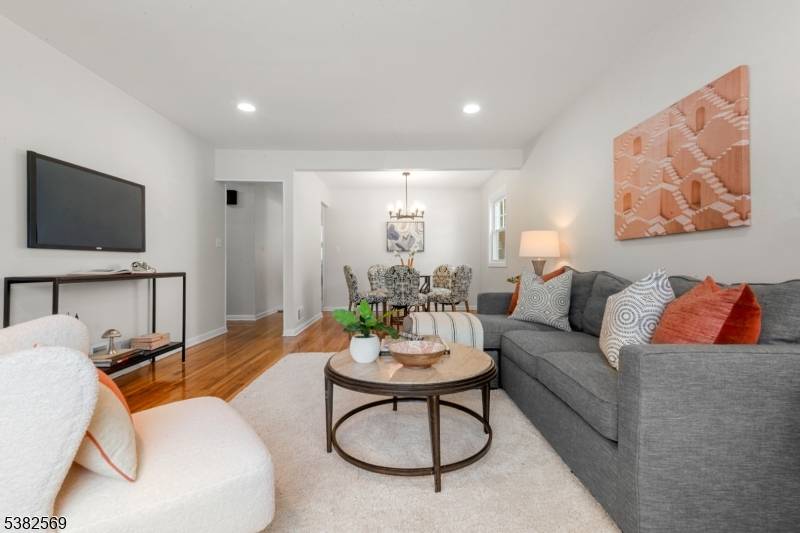 Charming, turn key move in ready !