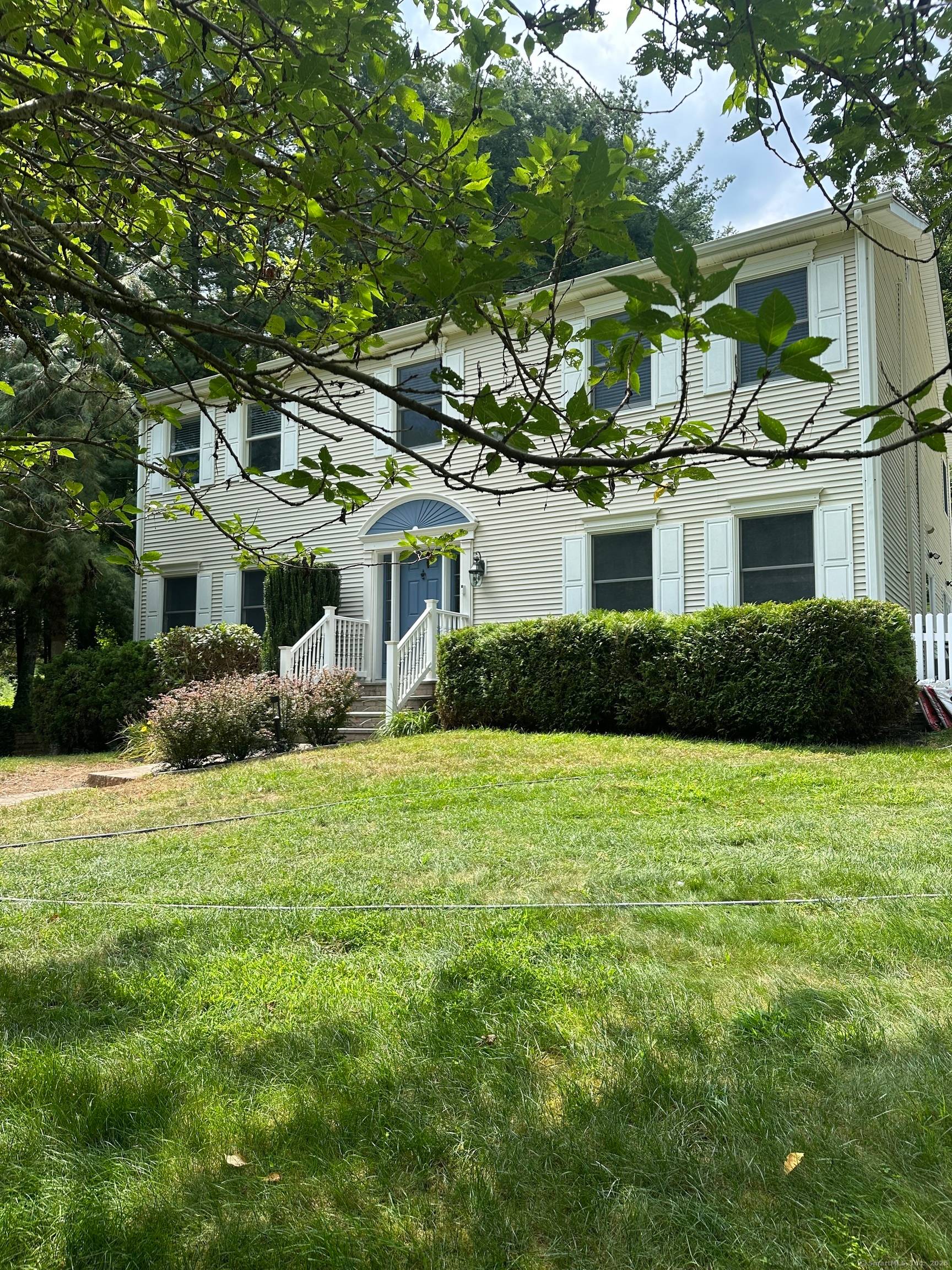 Welcome to this stunning 4 bedroom home in desirable Southbury, CT offering the perfect blend of luxury, comfort and convenience.
