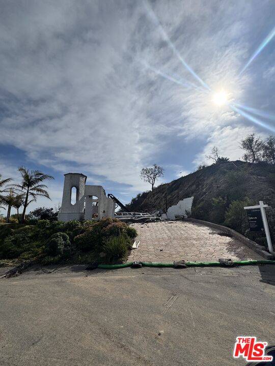 23472  W Moon Shadows Dr Malibu La