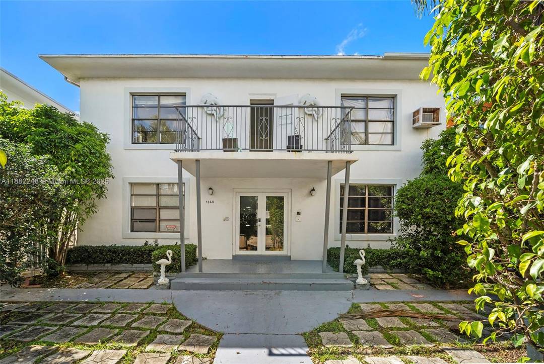 Fourplex in Prime Miami Beach location in a Hotel Zone Investor s Dream !
