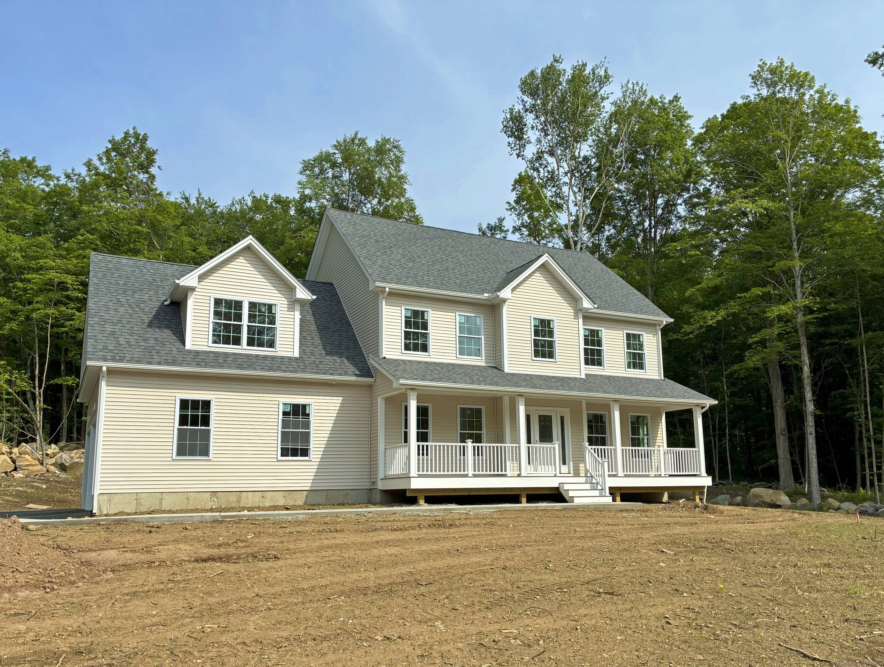 NEW 2570 SQUARE FEET 4 BEDROOM COLONIAL SET ON 1.