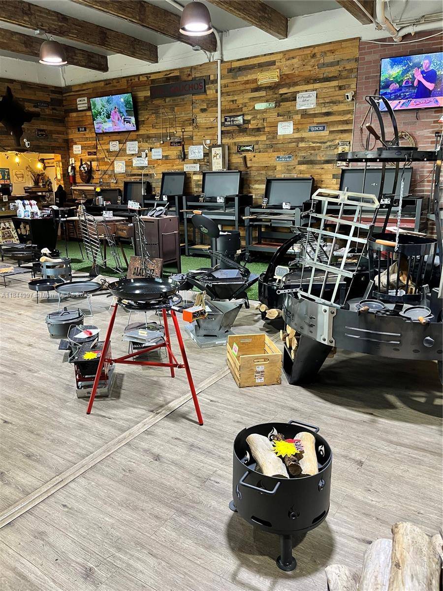 Offers a premium Argentinian made grills, ovens, and cooking accessories, including wood fired and gas ovens, offering exceptional craftmanship and value for both indoor and outdoor use.