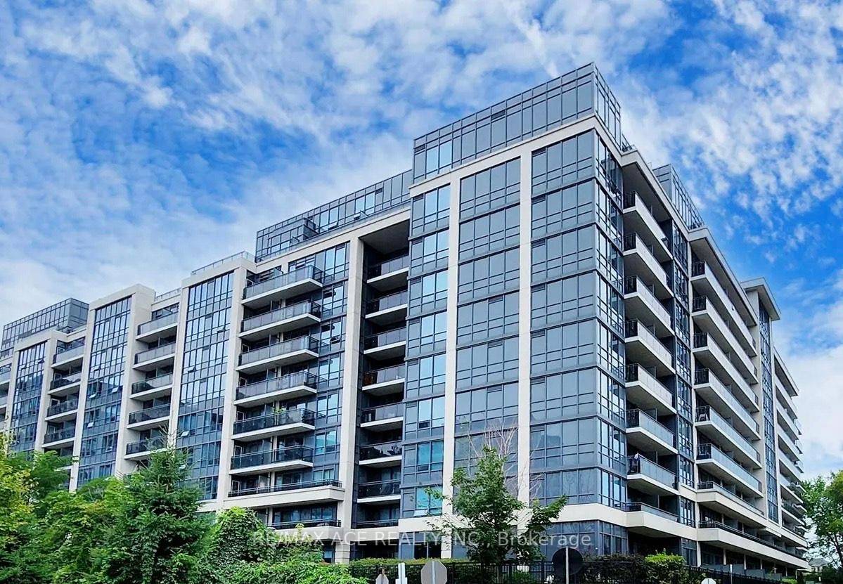 Newly Renovated 1 Bedroom Den Luxury Condo At A Prime Richmond Hill Location, Den Can Be Use As A 2nd Bedroom, Spent On Upgrade, Approximately 735 Sq Ft 40 Sq ...