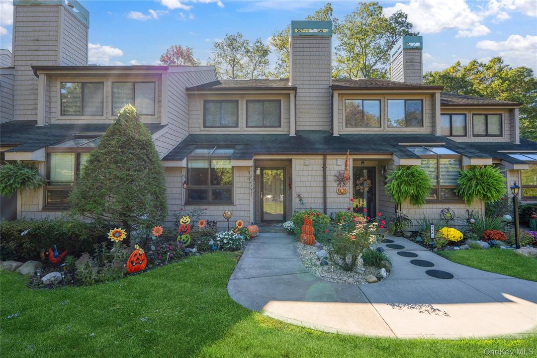 Welcome to the exclusive community of Heckscher Estates !