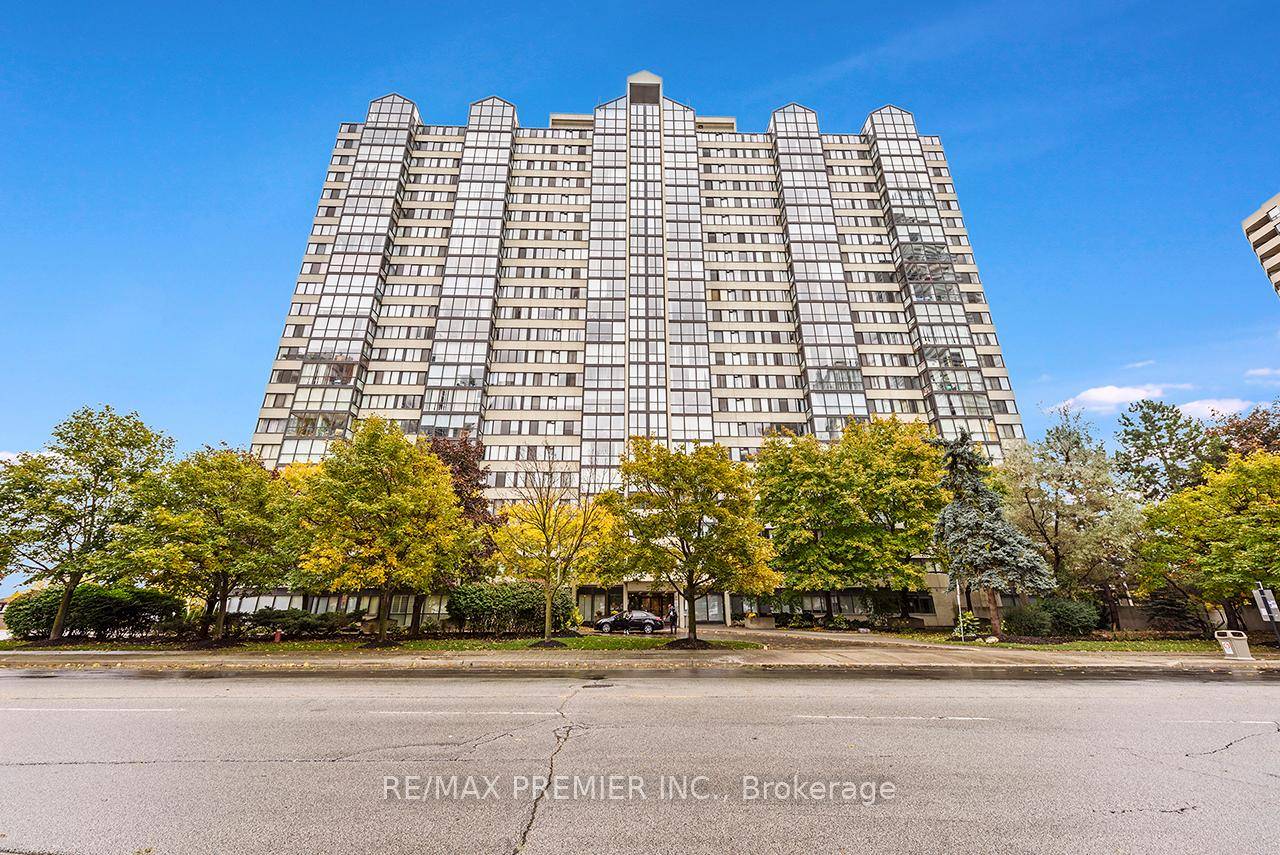 Stunning, bright, and spacious freshly painted corner unit with 3 side views in the heart of Mississauga !