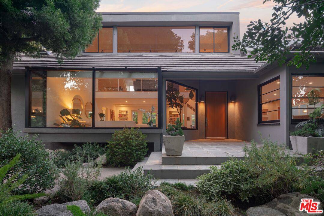 7640   Woodrow Wilson Dr 3BR Hollywood Hills East La