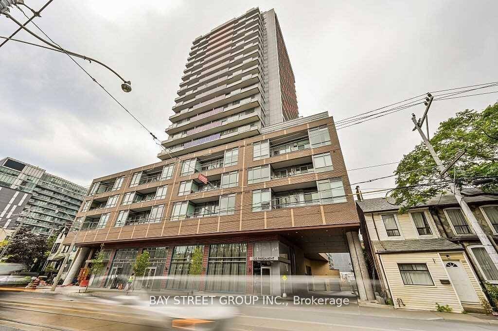 Modern 1 Den Condo That Feels Like A 2 Bedroom With 2 Full Bathrooms.