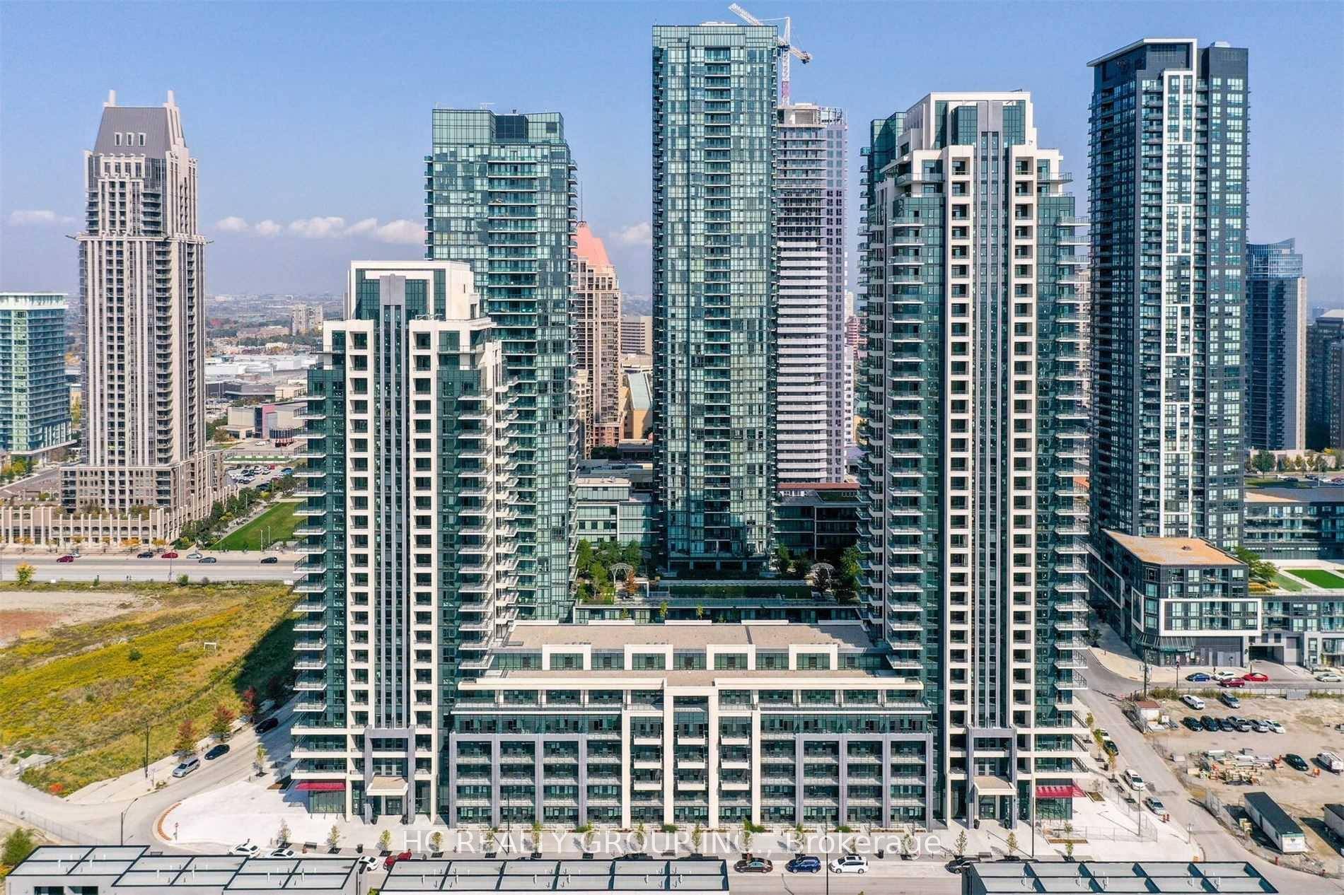Luxury Condo Unit In The Heart Of Mississauga Square One.