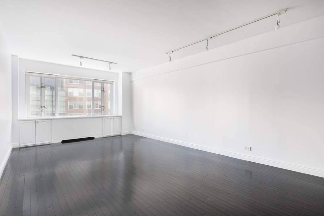 Welcome to 7J at 166 East 63rd Street.