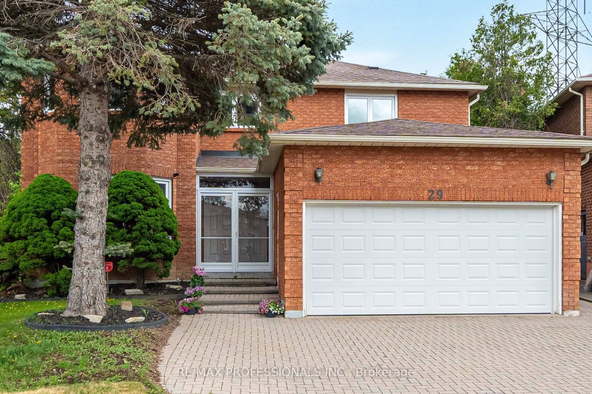 Nestled on a quiet, tree lined Court Welcome to this beautiful Detached 4 Bedroom, 5 Bathroom home, with approx 4800 sq ft of thoughtfully designed living space including basement complete ...