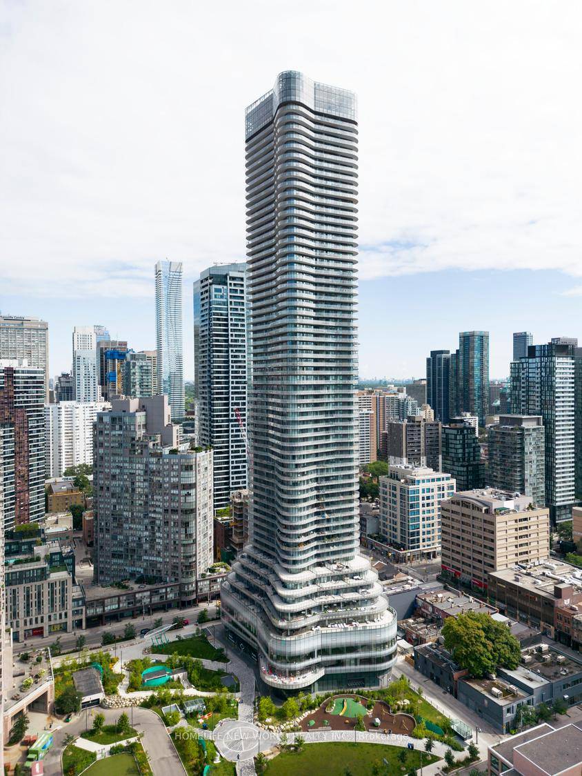 FULL 2BED 2BATH UNIT for Lease at 11 Wellesley St West in Downtown Toronto !